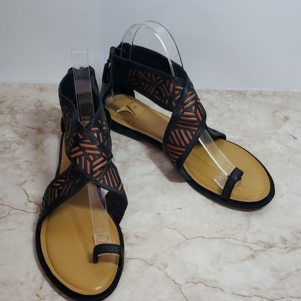 DVF Black and Brown Women's Toe Hook Sandals Size 7.5
